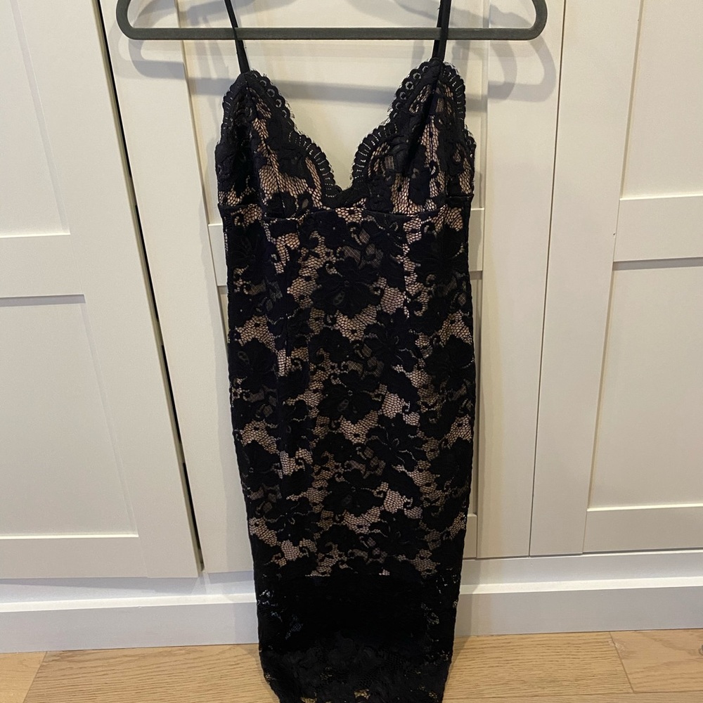 Black and cream lace dress